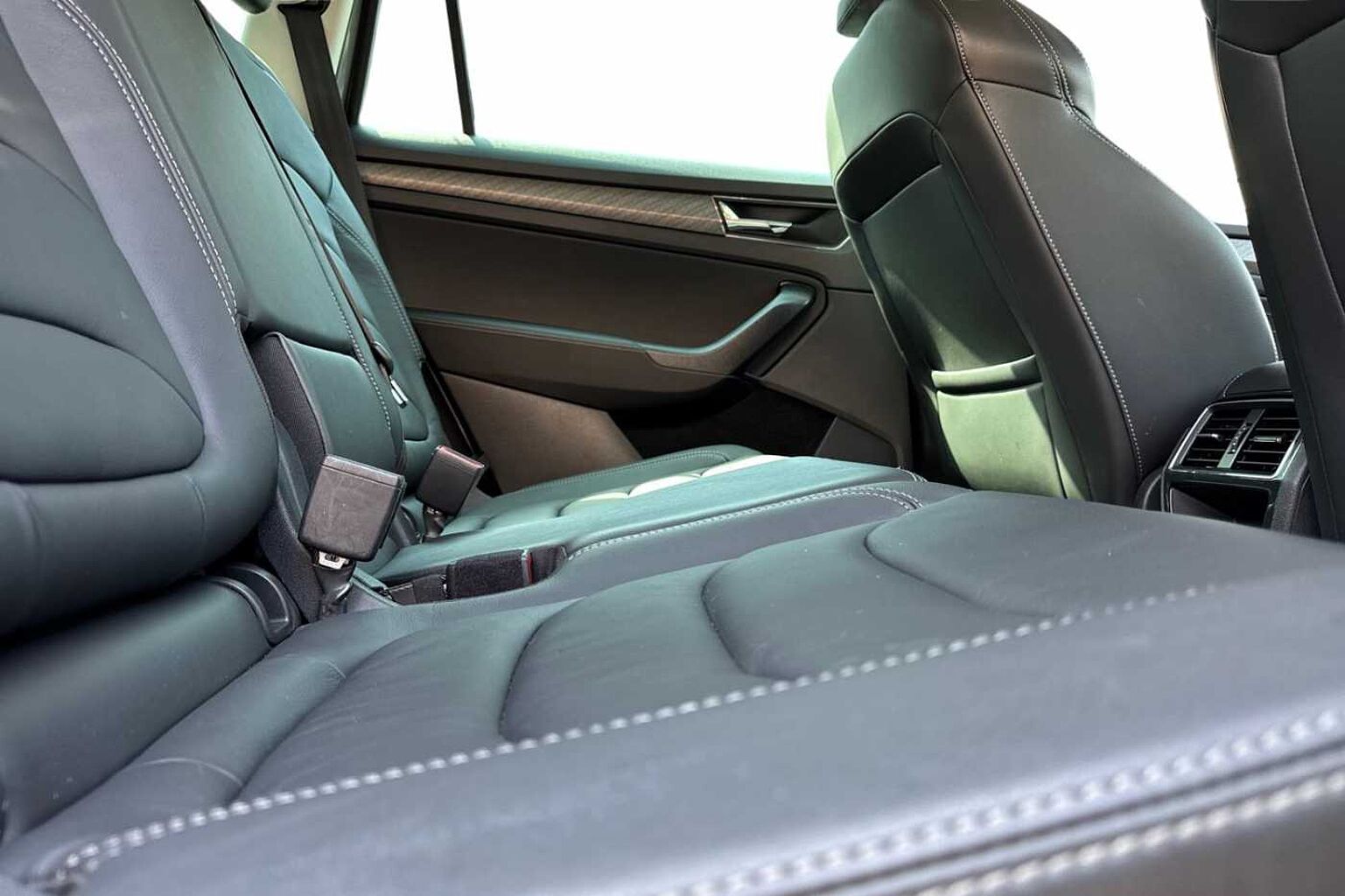 SKODA Kodiaq 2.0 TDI SE L Executive SUV 5dr Diesel DSG 4WD Euro 6 (s/s) (7 Seat) (200 ps)