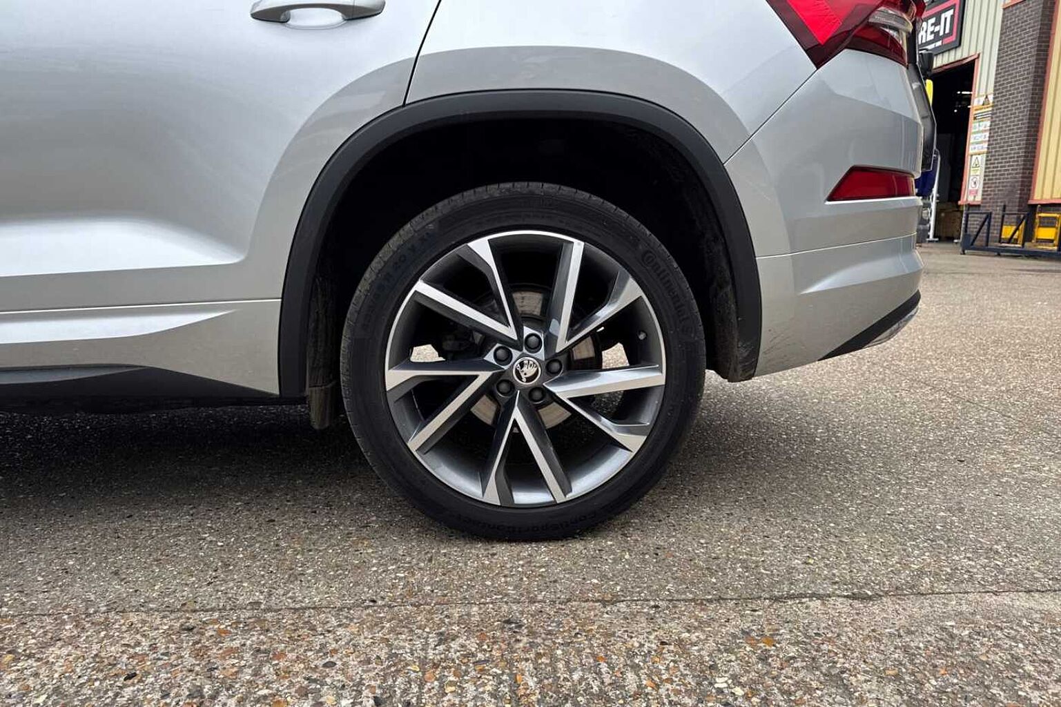 SKODA Kodiaq 2.0 TSI SportLine SUV 5dr Petrol DSG 4WD Euro 6 (s/s) (7 Seat) (190 ps)