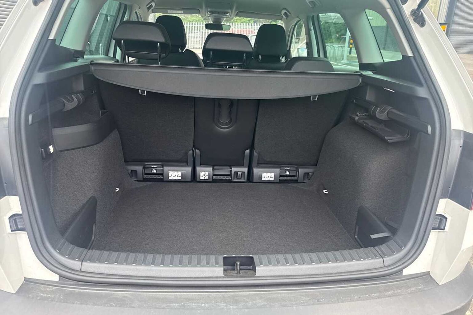 SKODA Karoq 1.5 TSI SE L SUV 5dr Petrol DSG Euro 6 (s/s) (150 ps)