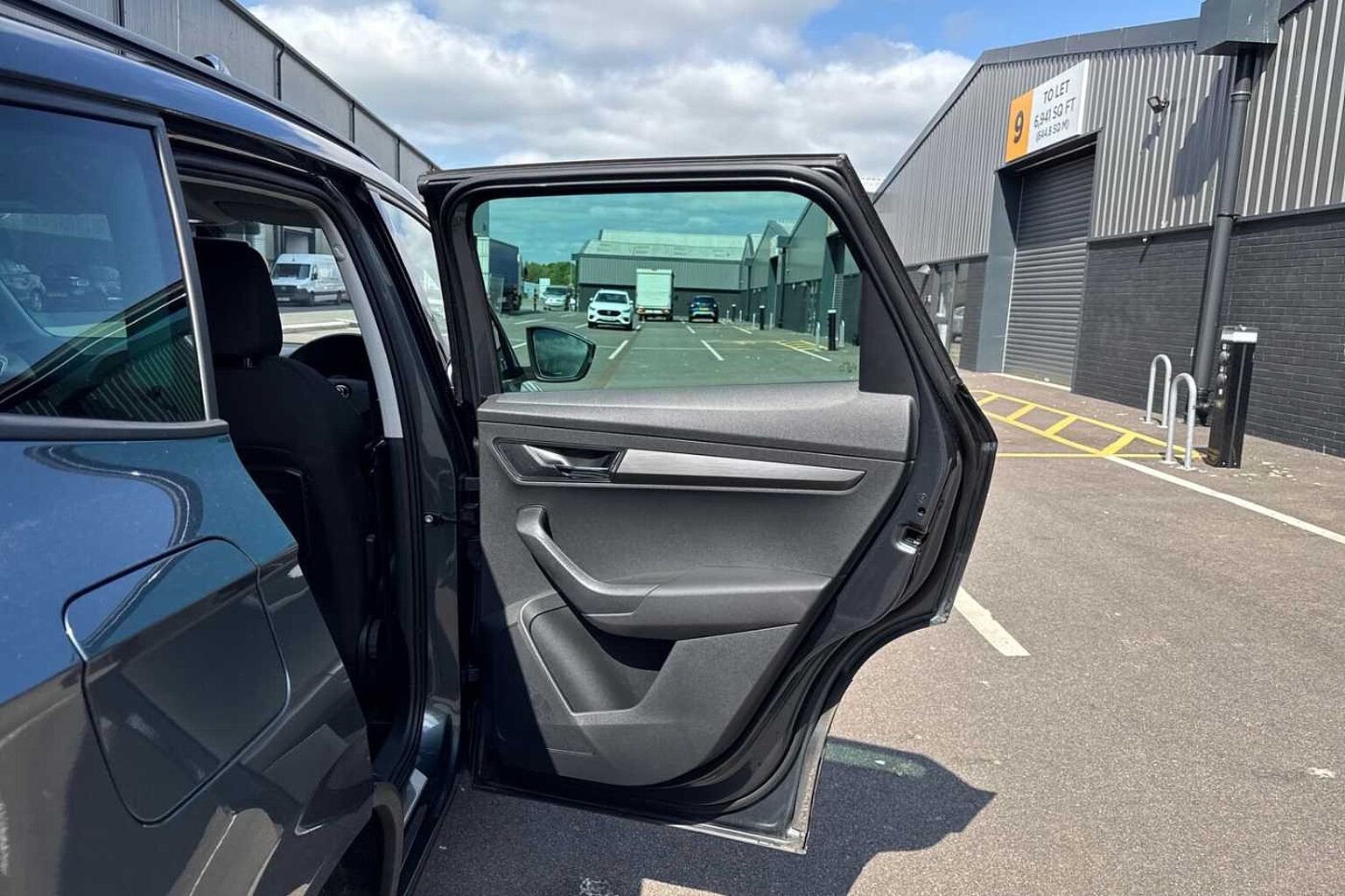 SKODA Karoq 1.5 TSI ACT SE Drive SUV 5dr Petrol DSG Euro 6 (s/s) (150 ps)